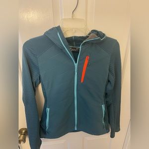 Women’s size small under armor running jacket